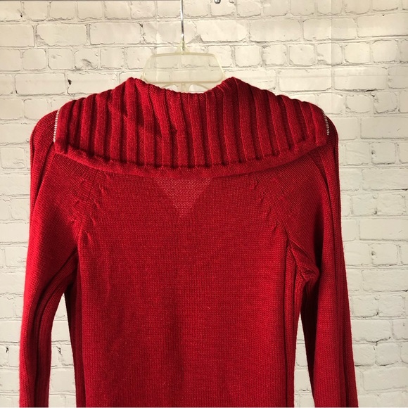 Women's Indigenous Designs Red Alpaca and Wool Blend Front Zip Sweater. Size M - Picture 4 of 14